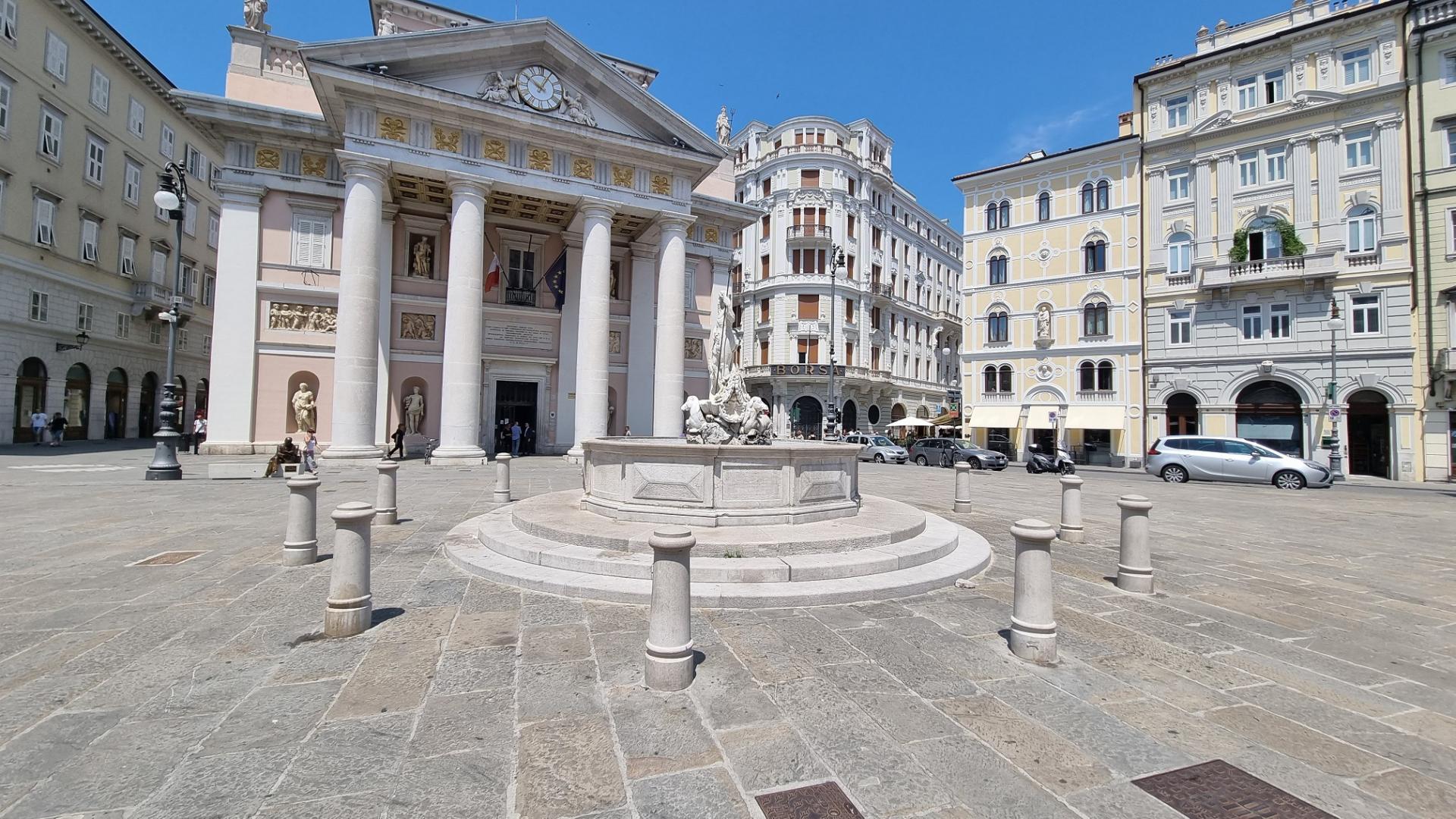 Piazza della Borsa Image